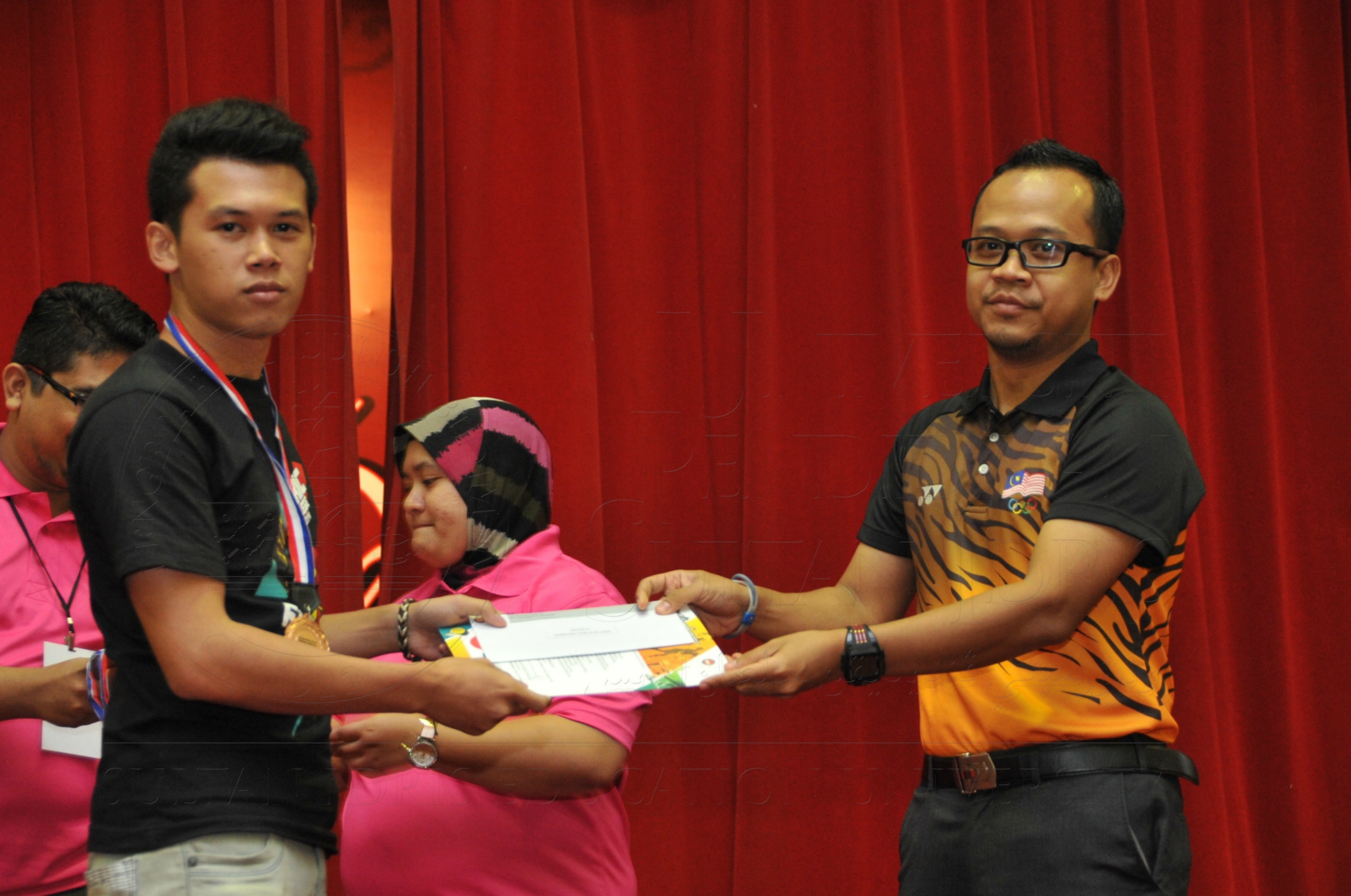 PRO15 158 CATUR HAS 9547